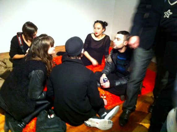http://www.bethlau.com/files/gimgs/th-42_Frameless-001-427.jpg